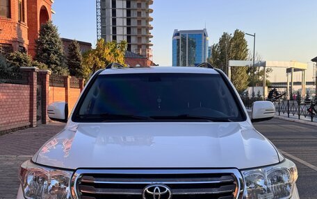Toyota Land Cruiser 200, 2010 год, 2 950 000 рублей, 2 фотография