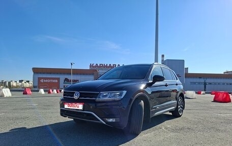 Volkswagen Tiguan II, 2018 год, 2 600 000 рублей, 1 фотография