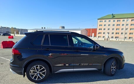 Volkswagen Tiguan II, 2018 год, 2 600 000 рублей, 4 фотография
