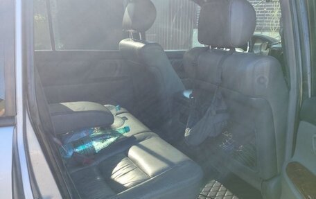 Toyota Land Cruiser 100 рестайлинг 2, 2000 год, 2 200 000 рублей, 8 фотография
