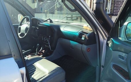 Toyota Land Cruiser 100 рестайлинг 2, 2000 год, 2 200 000 рублей, 6 фотография