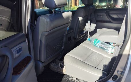 Toyota Land Cruiser 100 рестайлинг 2, 2000 год, 2 200 000 рублей, 7 фотография