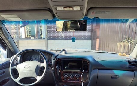 Toyota Land Cruiser 100 рестайлинг 2, 2000 год, 2 200 000 рублей, 9 фотография