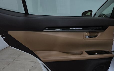 Lexus ES VII, 2016 год, 2 650 000 рублей, 18 фотография