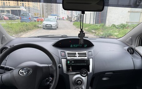 Toyota Yaris III рестайлинг, 2008 год, 299 000 рублей, 8 фотография