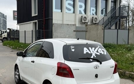 Toyota Yaris III рестайлинг, 2008 год, 299 000 рублей, 4 фотография