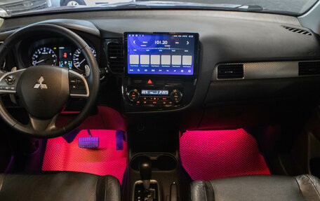 Mitsubishi Outlander III рестайлинг 3, 2014 год, 1 595 000 рублей, 7 фотография