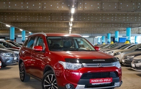 Mitsubishi Outlander III рестайлинг 3, 2014 год, 1 595 000 рублей, 2 фотография