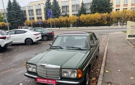 Mercedes-Benz W123, 1981 год, 380 000 рублей, 1 фотография