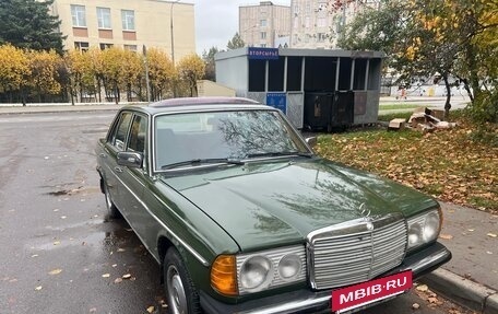 Mercedes-Benz W123, 1981 год, 380 000 рублей, 2 фотография