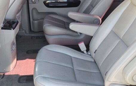 KIA Carnival III, 2018 год, 2 750 000 рублей, 13 фотография