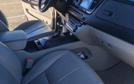 KIA Carnival III, 2018 год, 2 750 000 рублей, 9 фотография