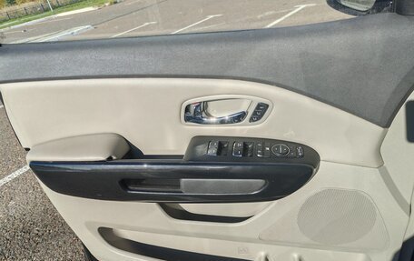 KIA Carnival III, 2018 год, 2 750 000 рублей, 11 фотография