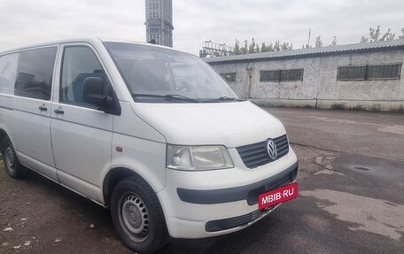 Volkswagen Transporter T5 рестайлинг, 2007 год, 980 000 рублей, 2 фотография
