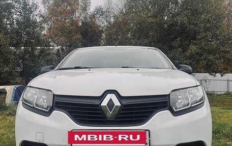 Renault Logan II, 2018 год, 700 000 рублей, 3 фотография