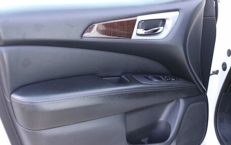 Nissan Pathfinder, 2015 год, 1 716 000 рублей, 11 фотография