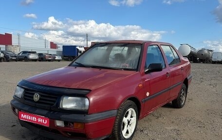 Volkswagen Vento, 1992 год, 65 000 рублей, 1 фотография