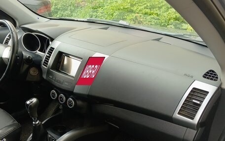 Mitsubishi Outlander III рестайлинг 3, 2008 год, 920 000 рублей, 11 фотография