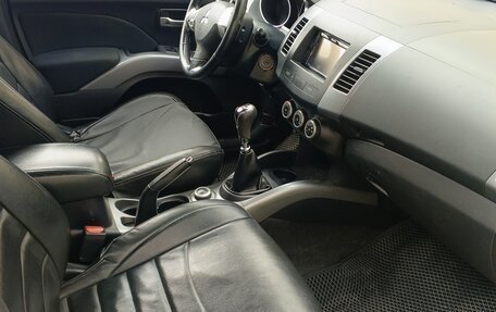 Mitsubishi Outlander III рестайлинг 3, 2008 год, 920 000 рублей, 13 фотография