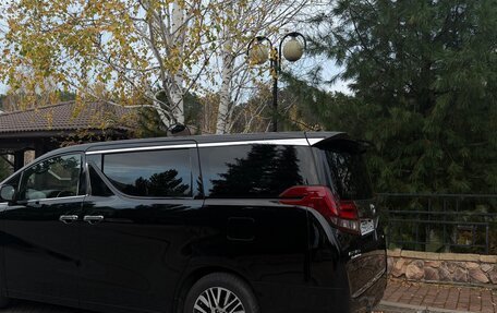 Toyota Alphard III, 2017 год, 3 650 000 рублей, 2 фотография