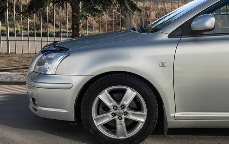 Toyota Avensis III рестайлинг, 2004 год, 700 000 рублей, 9 фотография