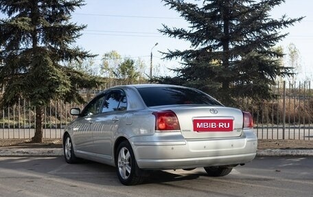 Toyota Avensis III рестайлинг, 2004 год, 700 000 рублей, 2 фотография