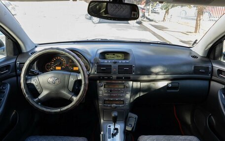 Toyota Avensis III рестайлинг, 2004 год, 700 000 рублей, 17 фотография