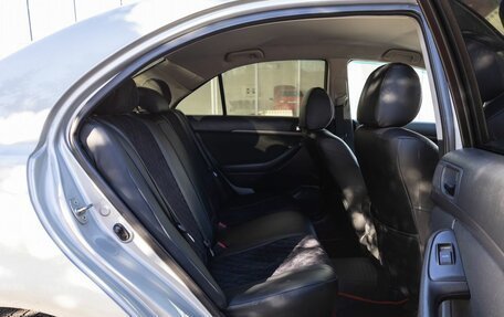 Toyota Avensis III рестайлинг, 2004 год, 700 000 рублей, 16 фотография