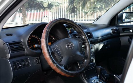 Toyota Avensis III рестайлинг, 2004 год, 700 000 рублей, 19 фотография
