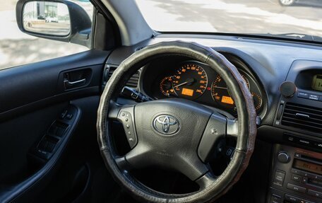 Toyota Avensis III рестайлинг, 2004 год, 700 000 рублей, 28 фотография