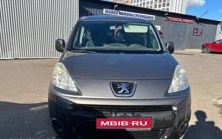 Peugeot Partner II рестайлинг 2, 2011 год, 690 000 рублей, 1 фотография