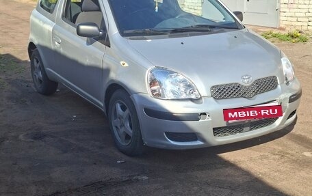 Toyota Yaris I рестайлинг, 2003 год, 300 000 рублей, 3 фотография