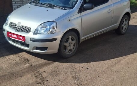 Toyota Yaris I рестайлинг, 2003 год, 300 000 рублей, 2 фотография