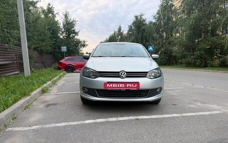 Volkswagen Polo VI (EU Market), 2012 год, 850 000 рублей, 2 фотография