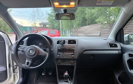 Volkswagen Polo VI (EU Market), 2012 год, 850 000 рублей, 11 фотография