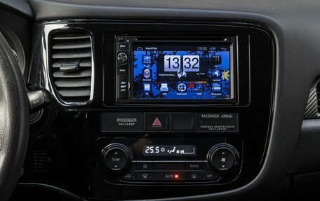 Mitsubishi Outlander III рестайлинг 3, 2015 год, 1 399 000 рублей, 19 фотография