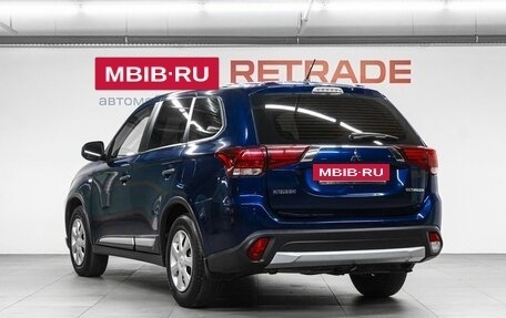 Mitsubishi Outlander III рестайлинг 3, 2015 год, 1 399 000 рублей, 8 фотография