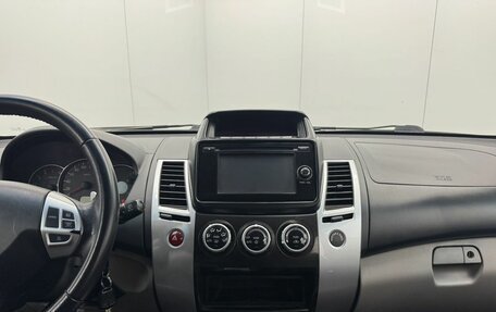 Mitsubishi Pajero Sport II рестайлинг, 2015 год, 2 180 000 рублей, 19 фотография