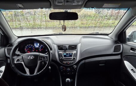 Hyundai Solaris II рестайлинг, 2015 год, 840 000 рублей, 13 фотография