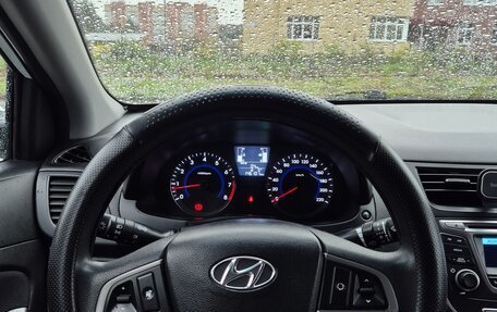 Hyundai Solaris II рестайлинг, 2015 год, 840 000 рублей, 11 фотография