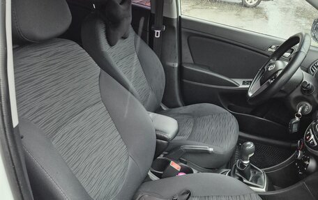 Hyundai Solaris II рестайлинг, 2015 год, 840 000 рублей, 15 фотография