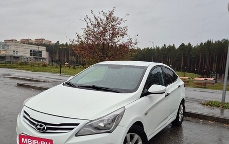 Hyundai Solaris II рестайлинг, 2015 год, 840 000 рублей, 5 фотография