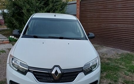 Renault Logan II, 2017 год, 485 000 рублей, 3 фотография
