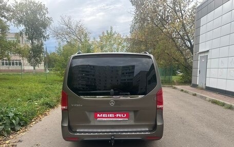 Mercedes-Benz V-Класс, 2017 год, 3 499 000 рублей, 5 фотография