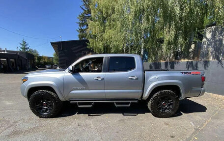 Toyota Tacoma III, 2023 год, 8 996 996 рублей, 2 фотография