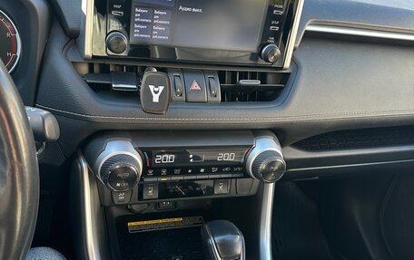 Toyota RAV4, 2019 год, 3 500 000 рублей, 8 фотография