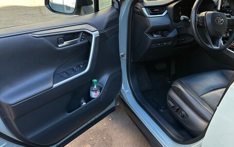 Toyota RAV4, 2019 год, 3 500 000 рублей, 10 фотография