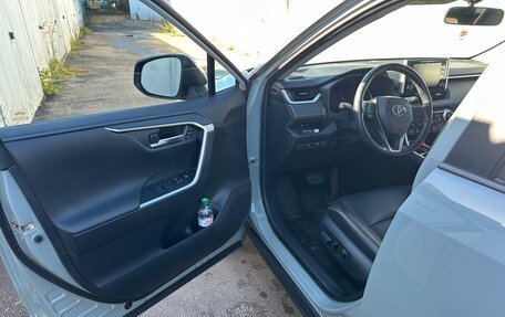 Toyota RAV4, 2019 год, 3 500 000 рублей, 14 фотография