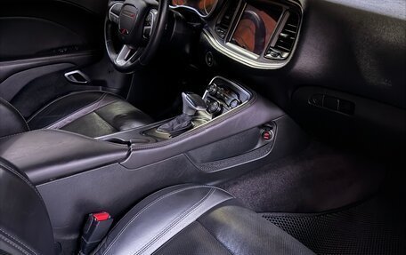 Dodge Challenger III рестайлинг 2, 2018 год, 4 000 000 рублей, 7 фотография