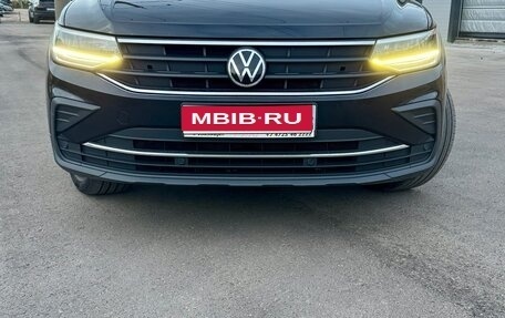 Volkswagen Tiguan II, 2021 год, 2 500 000 рублей, 1 фотография